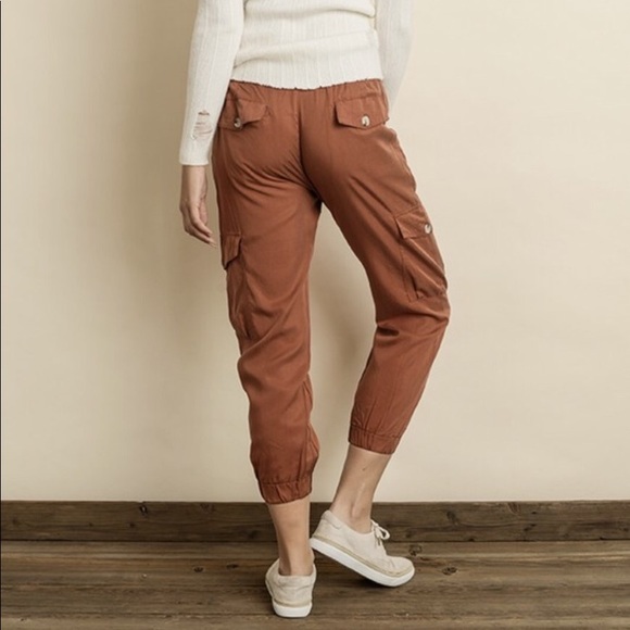 LOWEST Elsie Pocket Jogger Pants in Rust - Picture 4 of 6